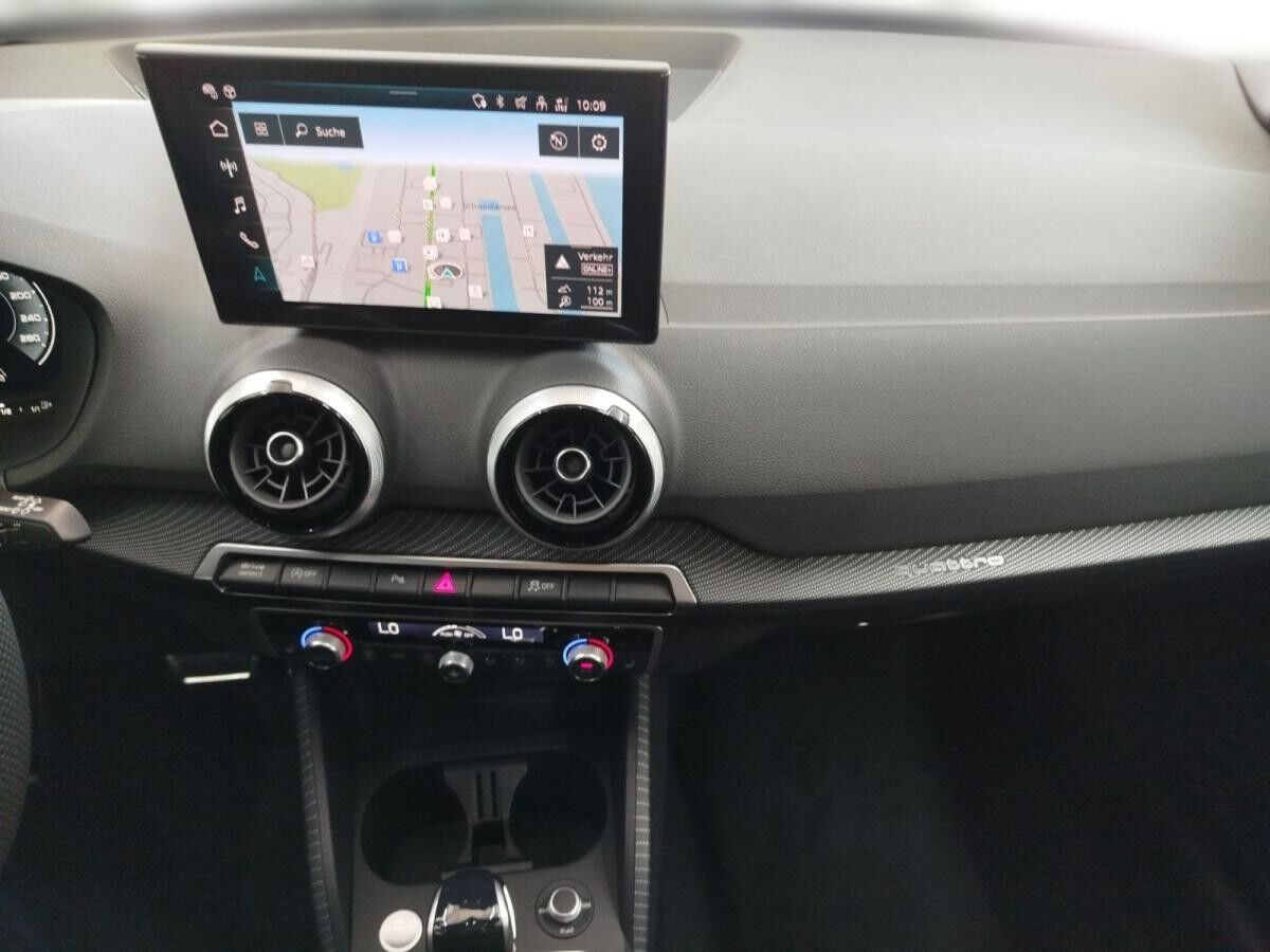 Audi Q2 40 TFSI quattro S tronic S line MatrixLED AHK ACC Panorama