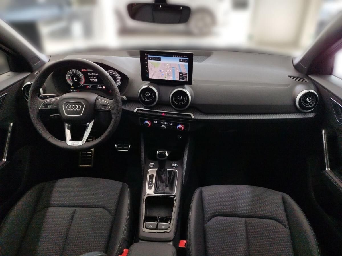 Audi Q2 40 TFSI quattro S tronic S line MatrixLED AHK ACC Panorama