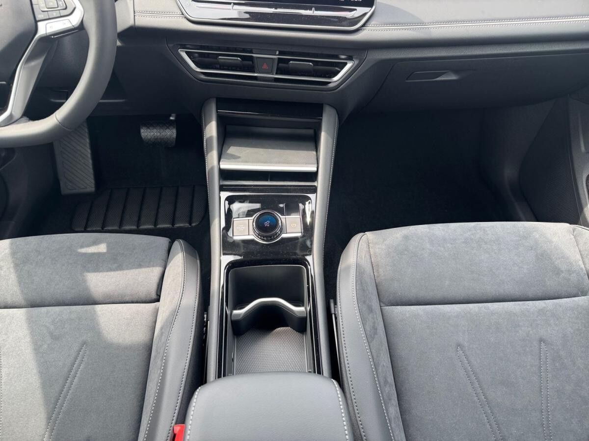 Volkswagen Tiguan Elegance 2.0 TDI DSG *AHK*19"*WKR*Navi* !! sofort verfügbar !!