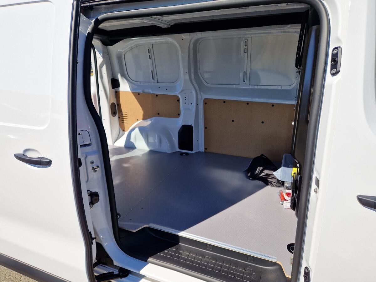 Toyota Proace Meister L1 144 PS 💥 Lagerwagen 💥 Bis zu 15 Jahre Garantie!