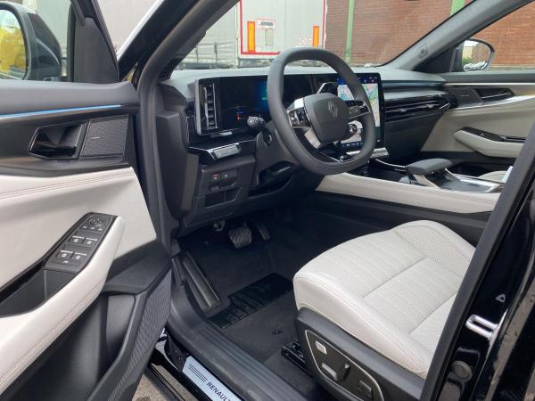 Renault Espace Iconic Full Hybrid E-Tech 200 Renault Espace Iconic Full Hybrid E-Tech 200