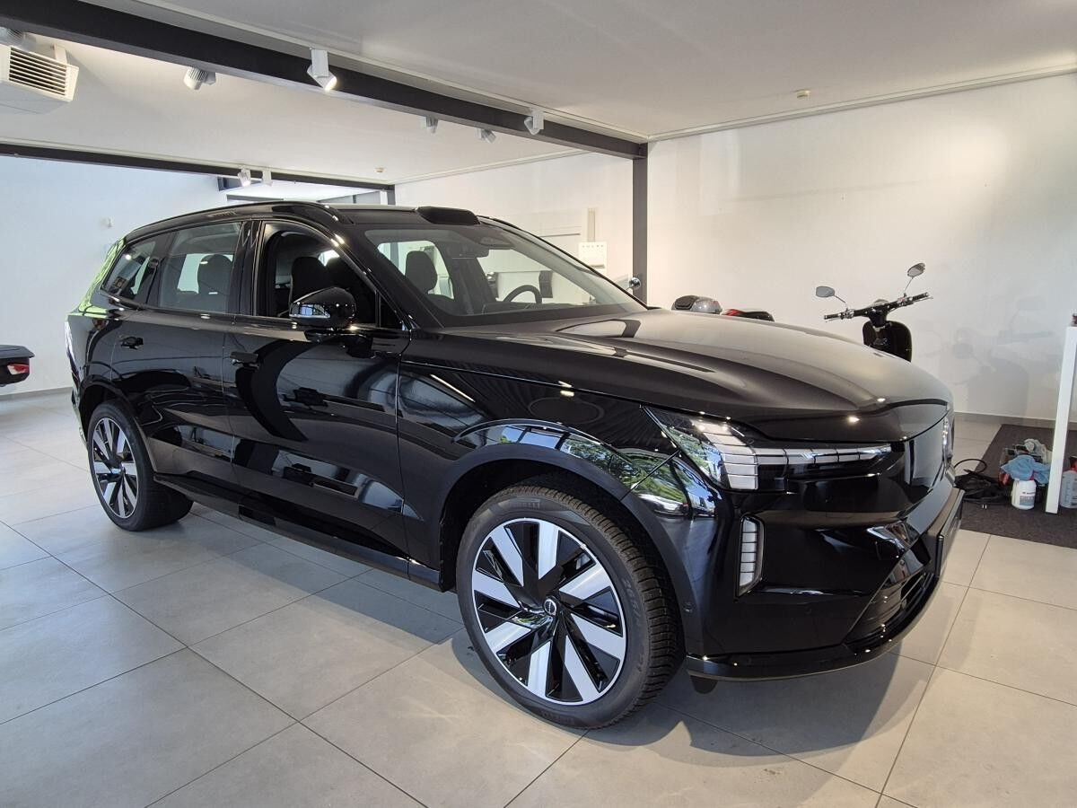 Volvo EX90 Single Motor Plus *0,25% VERSTEUERUNG*