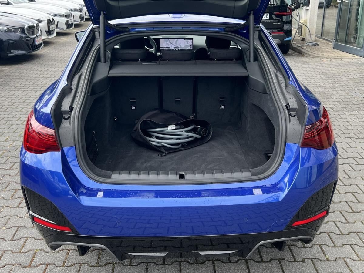 BMW i4 xDrive40 M Sport PRO //HeadUp H&K FACELIFT