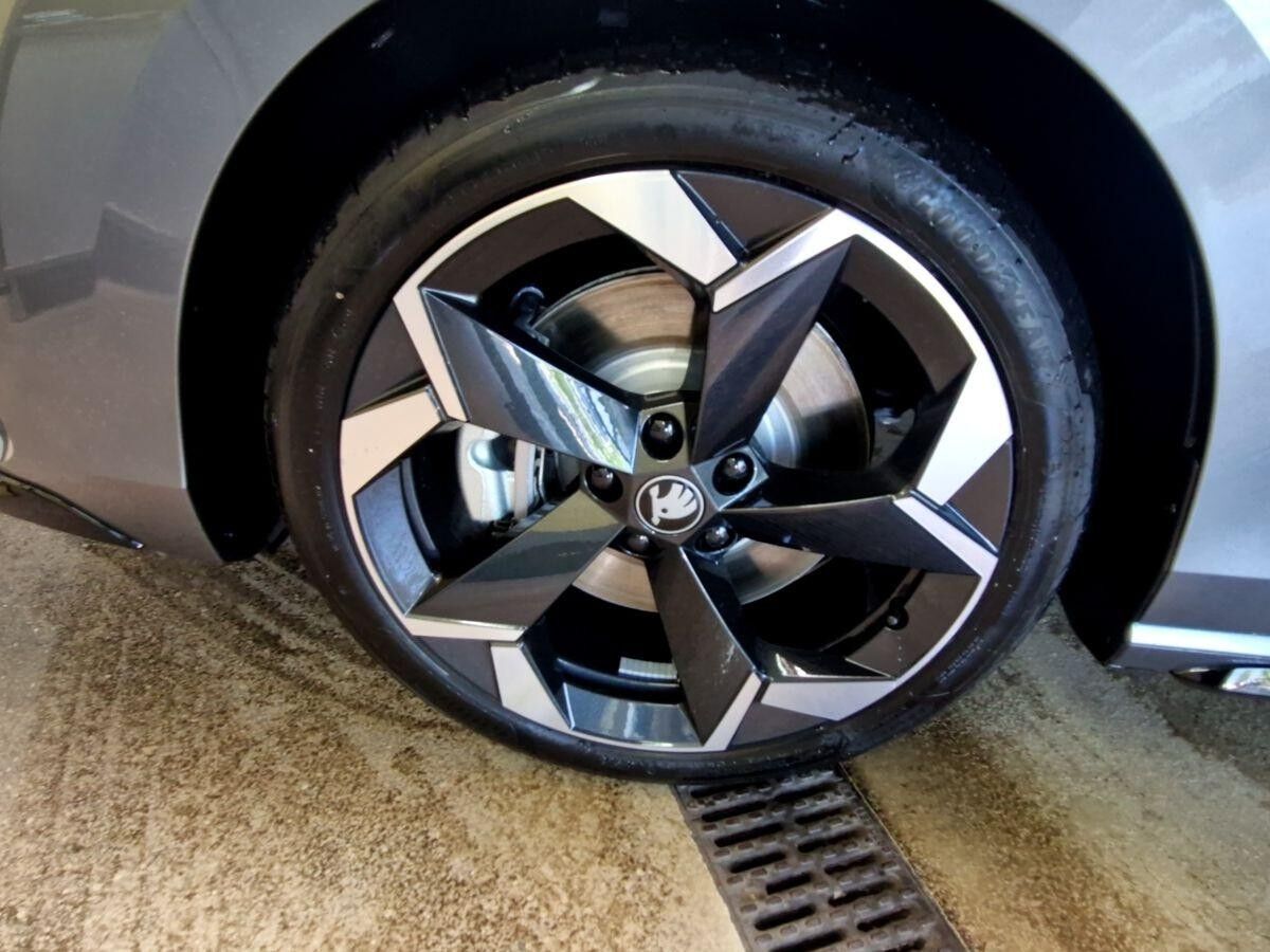 Skoda Superb Combi Sportline 1,5 TSI iV 6-Gang-DSG