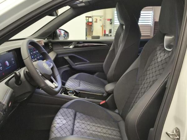 Volkswagen Tiguan R-Line 1.5 l eHybrid / AHK