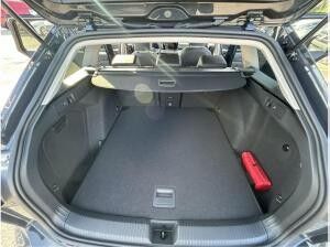 Volkswagen Golf Variant Life 2.0 l TDI DSG CarPlay ACC LED