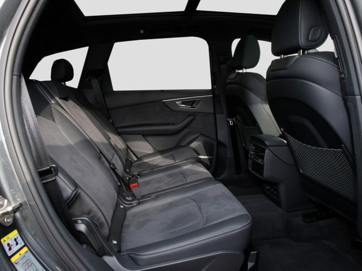 Audi Q7 50 TDI S line Matrix Panorama B&O Headup AHK Audi Q7 50 TDI S line Matrix Panorama B&O Headup AHK