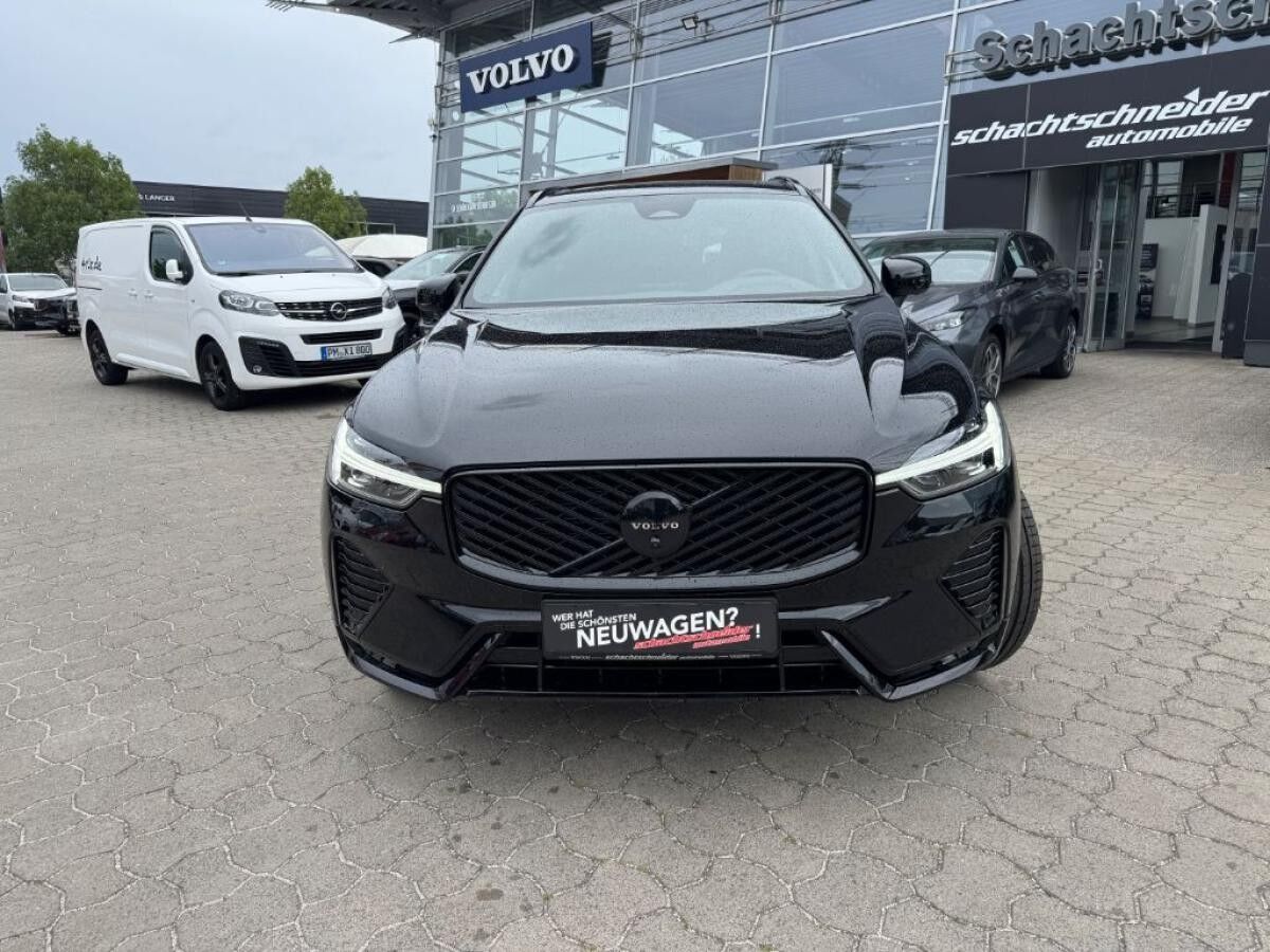 Volvo XC60 B5 B AWD Plus Black Edition+Pano+LichtPak