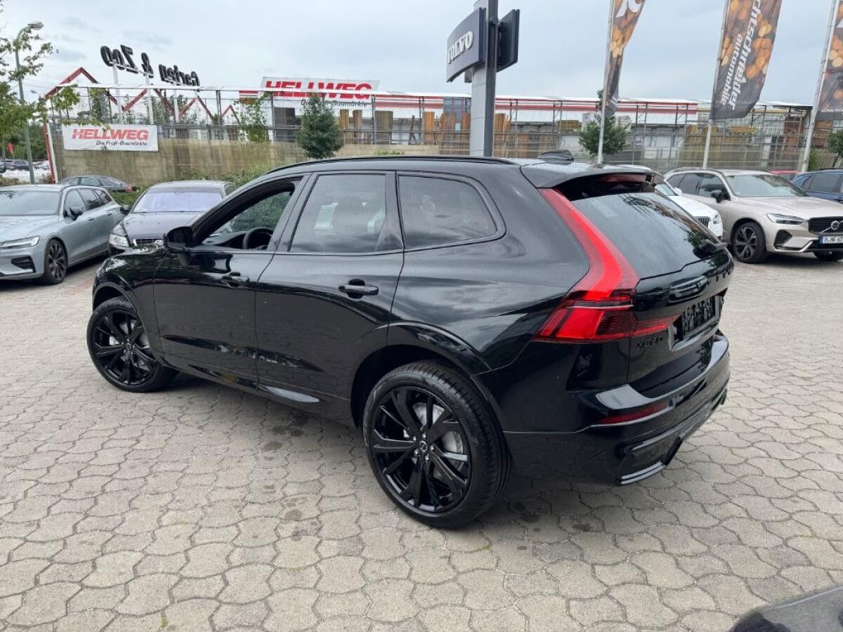 Volvo XC60 B5 B AWD Plus Black Edition+Pano+LichtPak