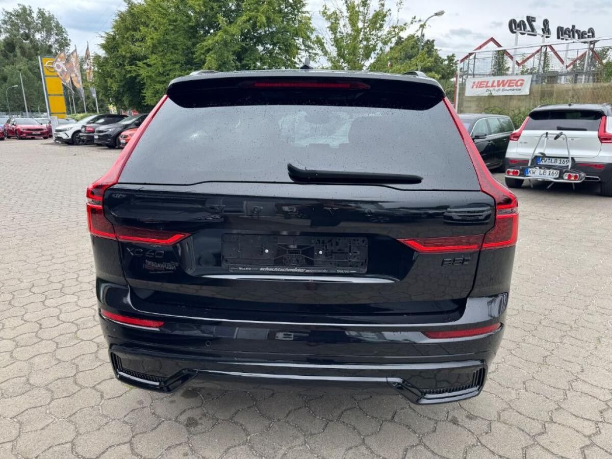 Volvo XC60 B5 B AWD Plus Black Edition+Pano+LichtPak