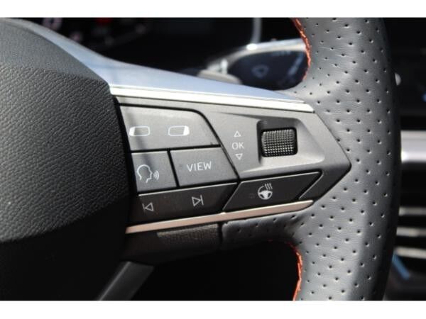 Seat Leon Sportstourer 1.5 TSI DSG FR NAVI LED KAMERA SHZ GRA DAB 17