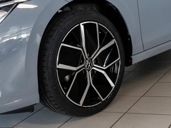 Volkswagen Golf VIII 1,5 eTSI DSG Edition 50 ACC Navi R-Kamera LED Alu