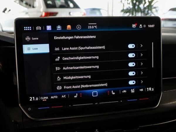 Volkswagen Golf VIII 1,5 eTSI DSG Edition 50 ACC Navi R-Kamera LED Alu