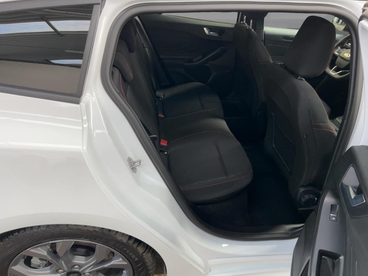 Ford Focus TURNIER Mild-Hybrid ST-Line X Ford Focus TURNIER Mild-Hybrid ST-Line X