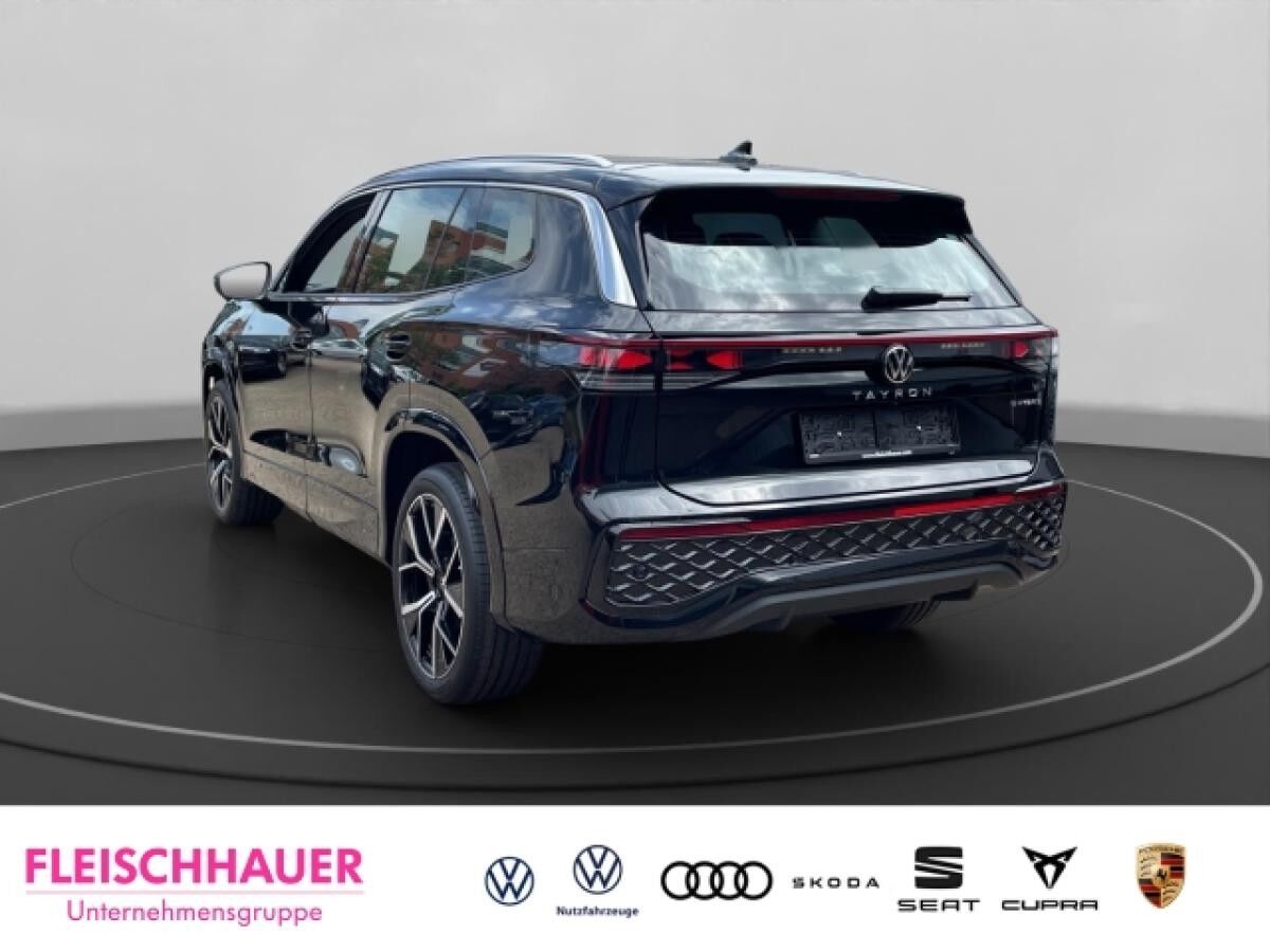 Volkswagen Tayron 1.5 TSI eHybrid R-Line AHK MATRIX PANO IQ.DRIVE
