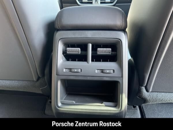 Porsche Macan 4