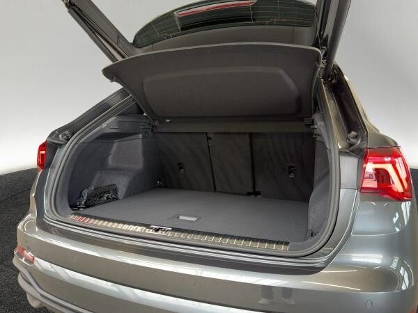Audi Q3 45 TFSI quattro S line Pano Matrix AHK Kamera
