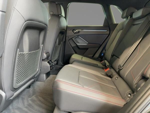 Audi Q3 45 TFSI quattro S line Pano Matrix AHK Kamera