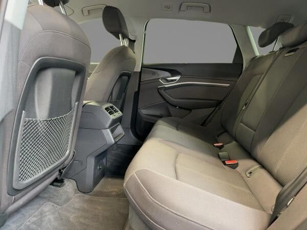 Audi e-tron 50 quattro Navi virtual DAB