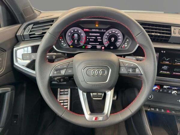 Audi Q3 45 TFSI quattro S line Pano Matrix AHK Kamera
