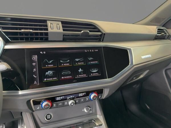 Audi Q3 45 TFSI quattro S line Pano Matrix AHK Kamera
