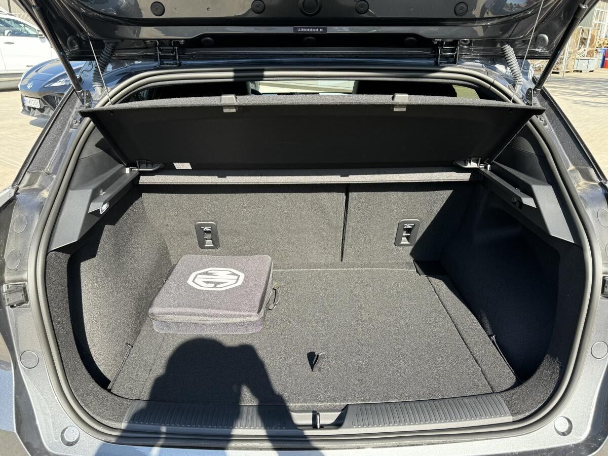 MG MG4 Standard LAGER PRIVATLEASING - versch. FARBEN