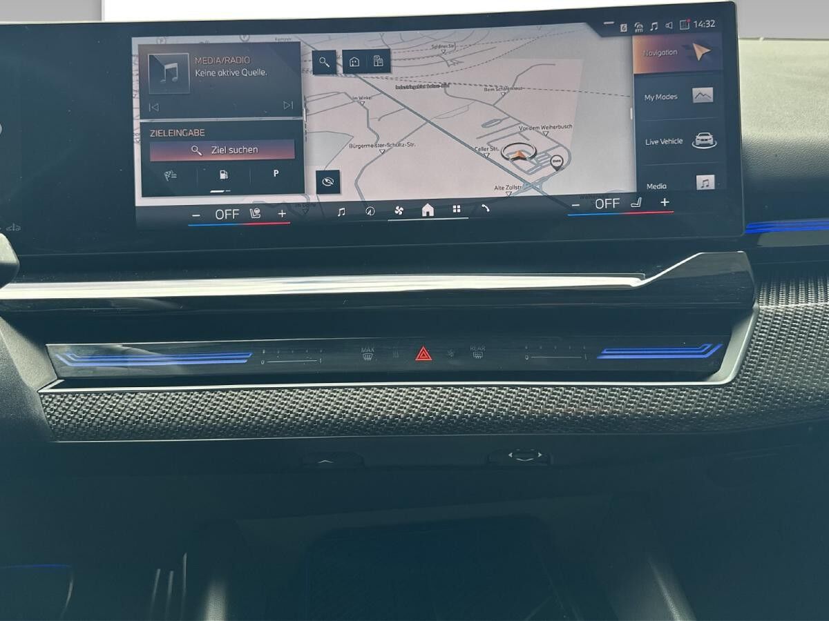 BMW 520 d Touring M Sportpaket Head-Up HK HiFi DAB BMW 520 d Touring M Sportpaket Head-Up HK HiFi DAB