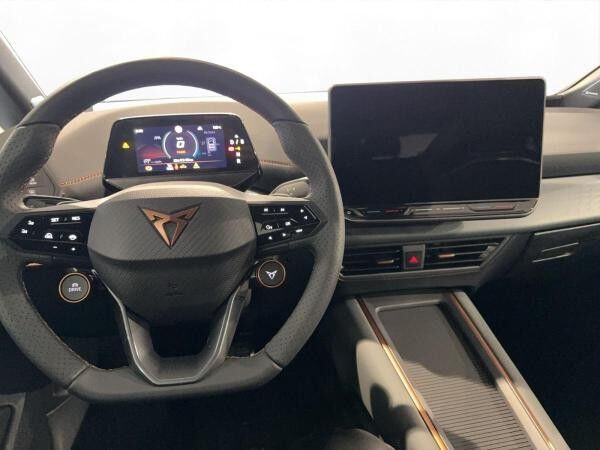 Cupra Born VZ Sennheiser Pilot L Cargo Head-UP Tech M