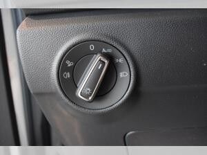 Volkswagen T-Roc R-Line 2.0 l TDI DSG AHK NAVI KAMERA Volkswagen T-Roc R-Line 2.0 l TDI DSG AHK NAVI KAMERA