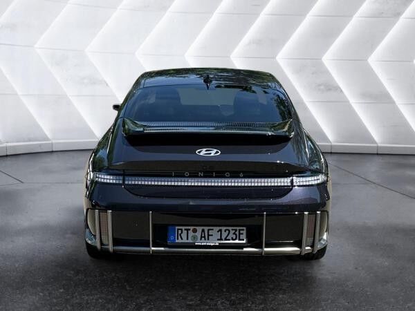 Hyundai IONIQ 6 77-kWh Uniq Elektro Vorführfahrzeug