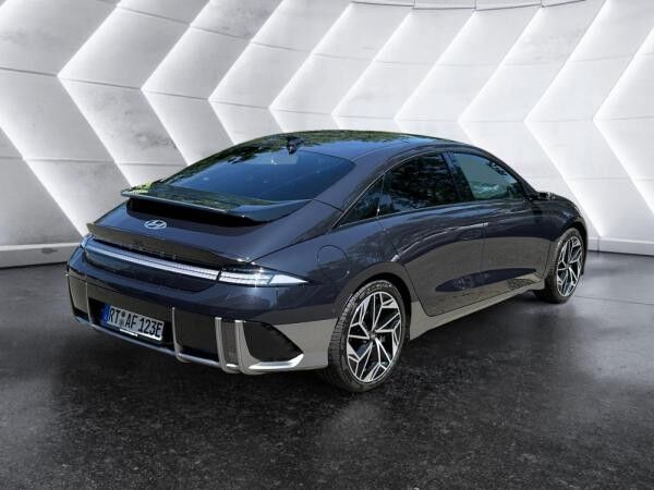 Hyundai IONIQ 6 77-kWh Uniq Elektro Vorführfahrzeug