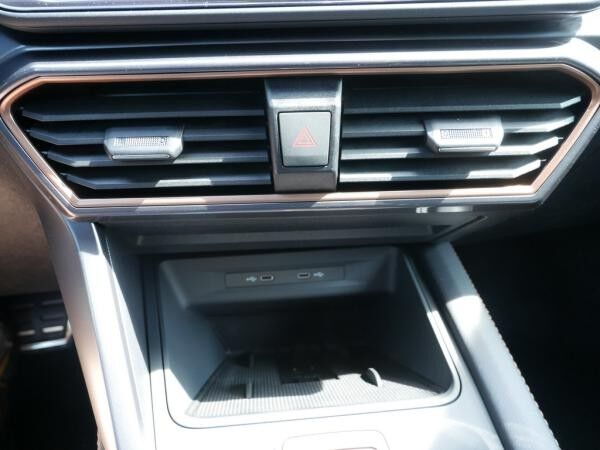 Cupra Leon 1.5 TSI PDC SHZ KAMERA NAVI ACC LED