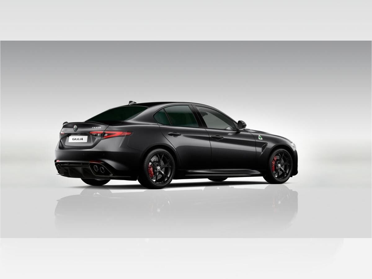 Alfa Romeo Giulia Quadrifoglio 520PS | AKRAPOVIC | SOFORT VERFÜGBAR | Gewerbe