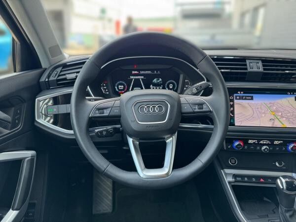 Audi Q3 Sportback S line 35TFSI LED NAV KAM ACC SHZ