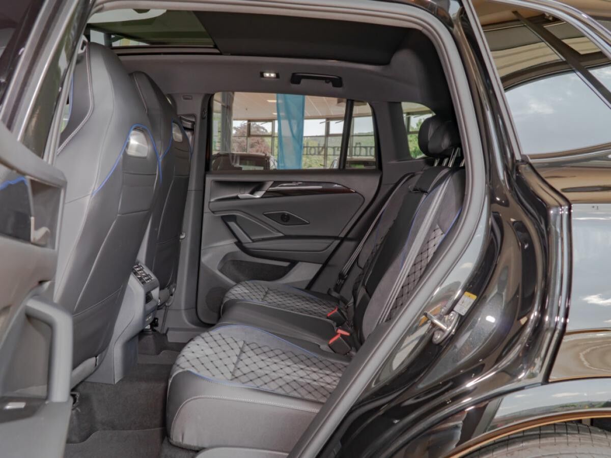 Volkswagen Tiguan R-Line 2,0 l TSI OPF 4MOTION 150 kW (204 PS) 7-Gang DSG **sofort Verfügbar!!**