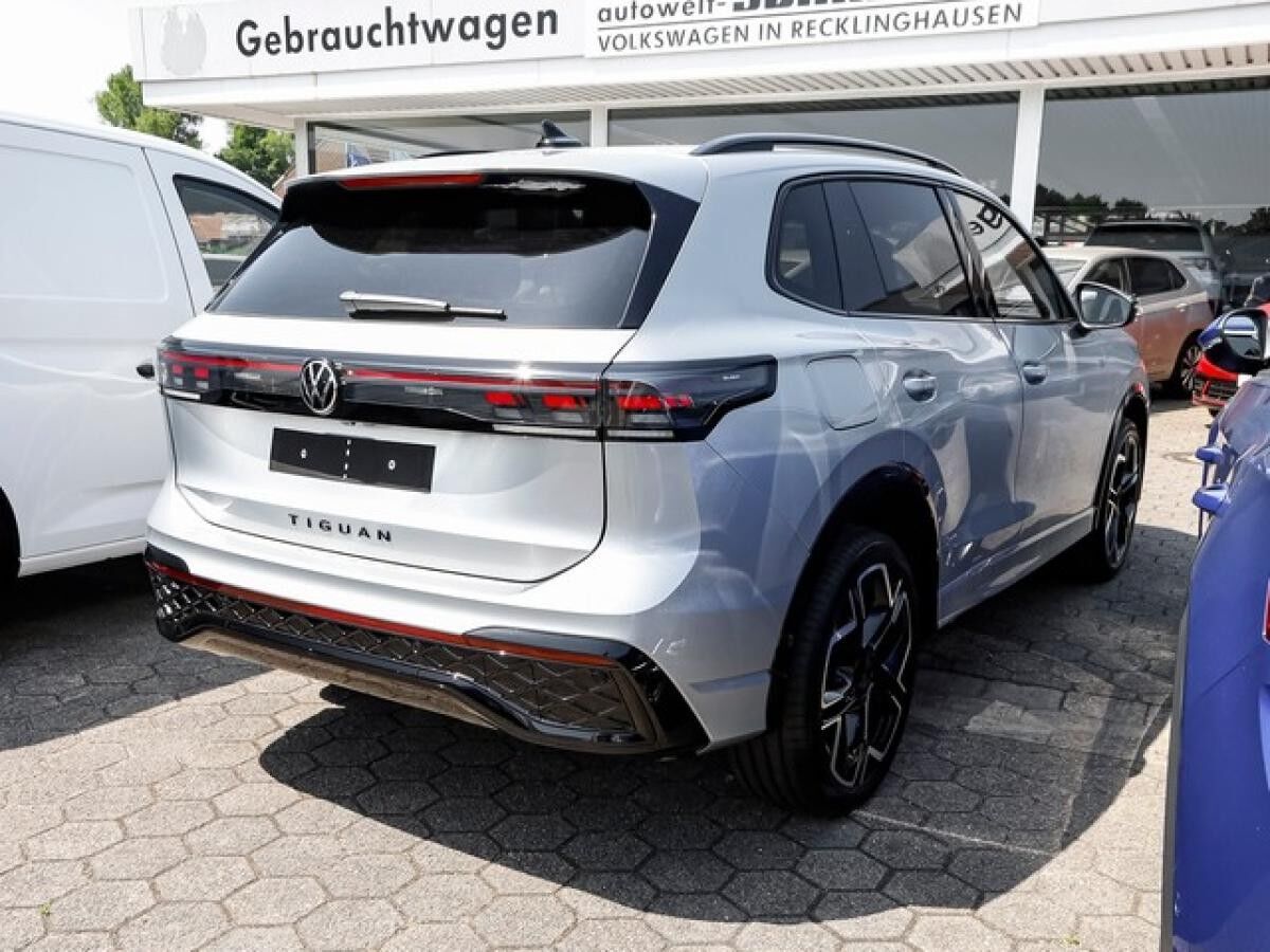 Volkswagen Tiguan "R-LINE" 1,5 l eHybrid 6-Gang-DSG MATRIX-BLACK-STYLE-AHK-WKR-LM20