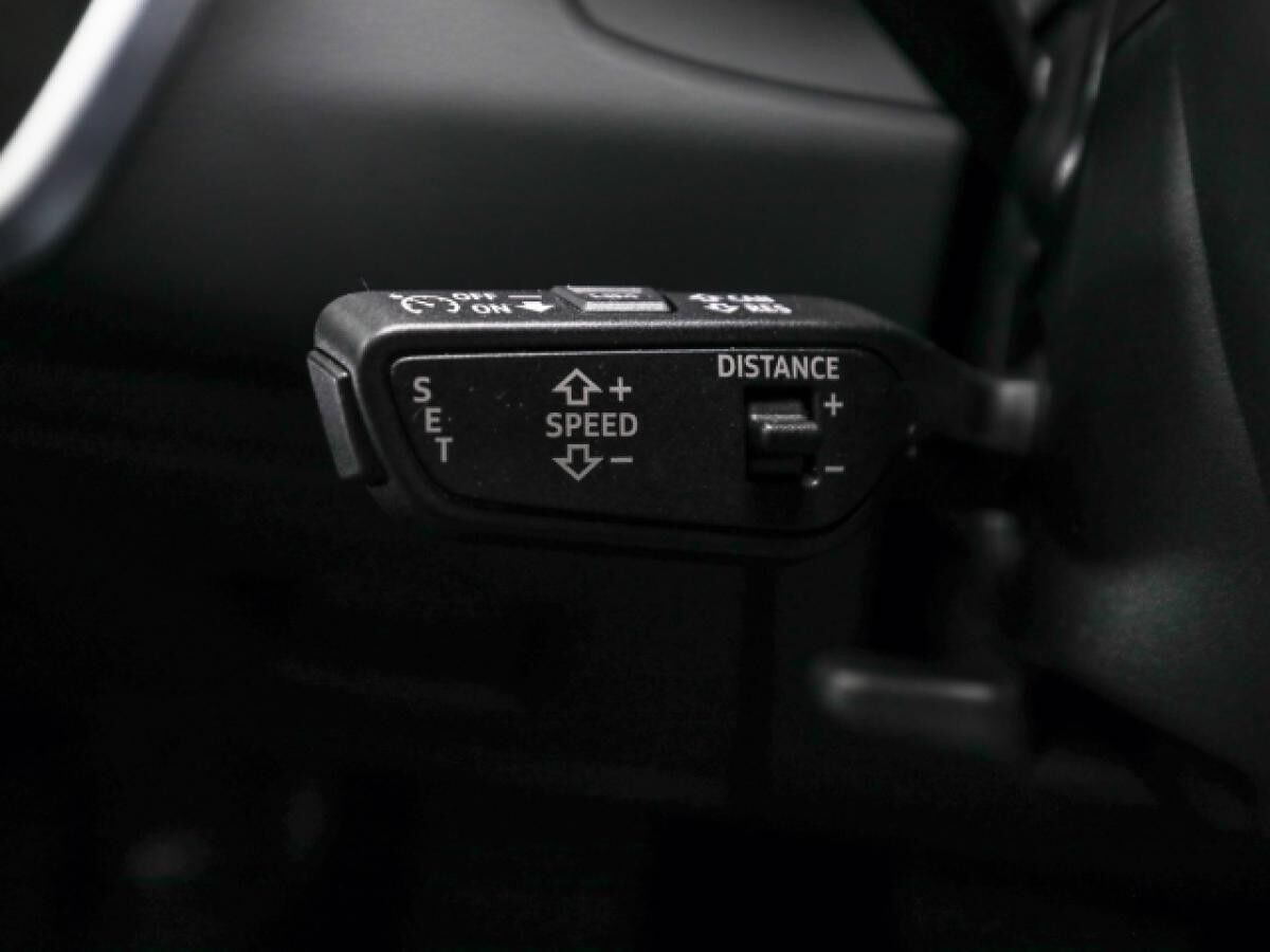 Audi A6 Avant 40 TDI quattro Sport AHK Pano Matrix ACC