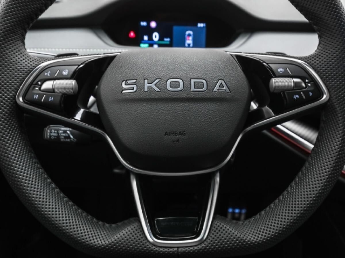 Skoda ENYAQ 60 Sportline AHK Kamera LED-Matrix pACC