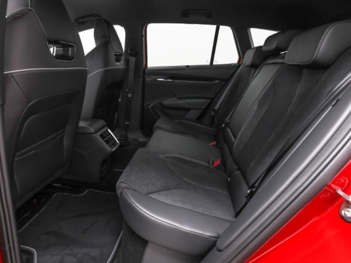 Skoda ENYAQ 60 Sportline AHK Kamera LED-Matrix pACC