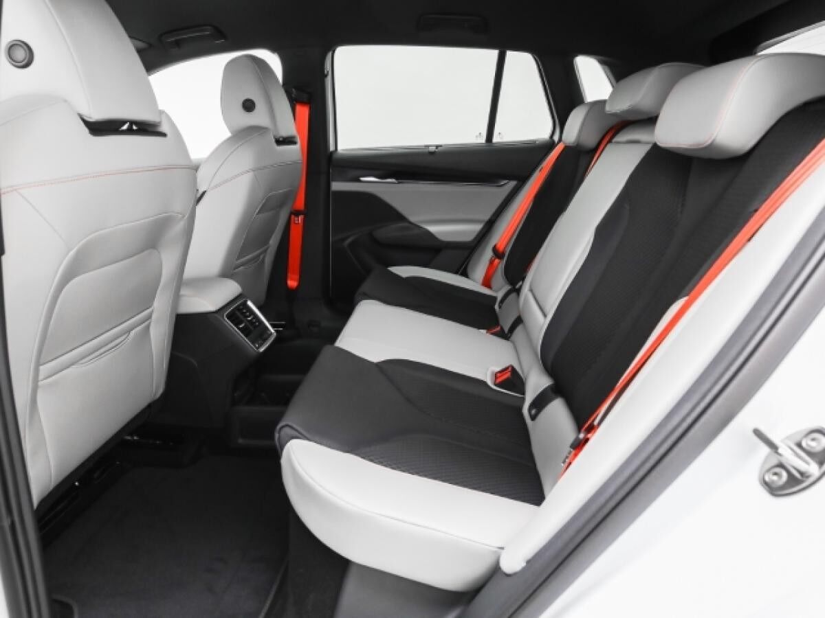 Skoda Elroq 85 First Edition AHK Maxx Wärmepumpe