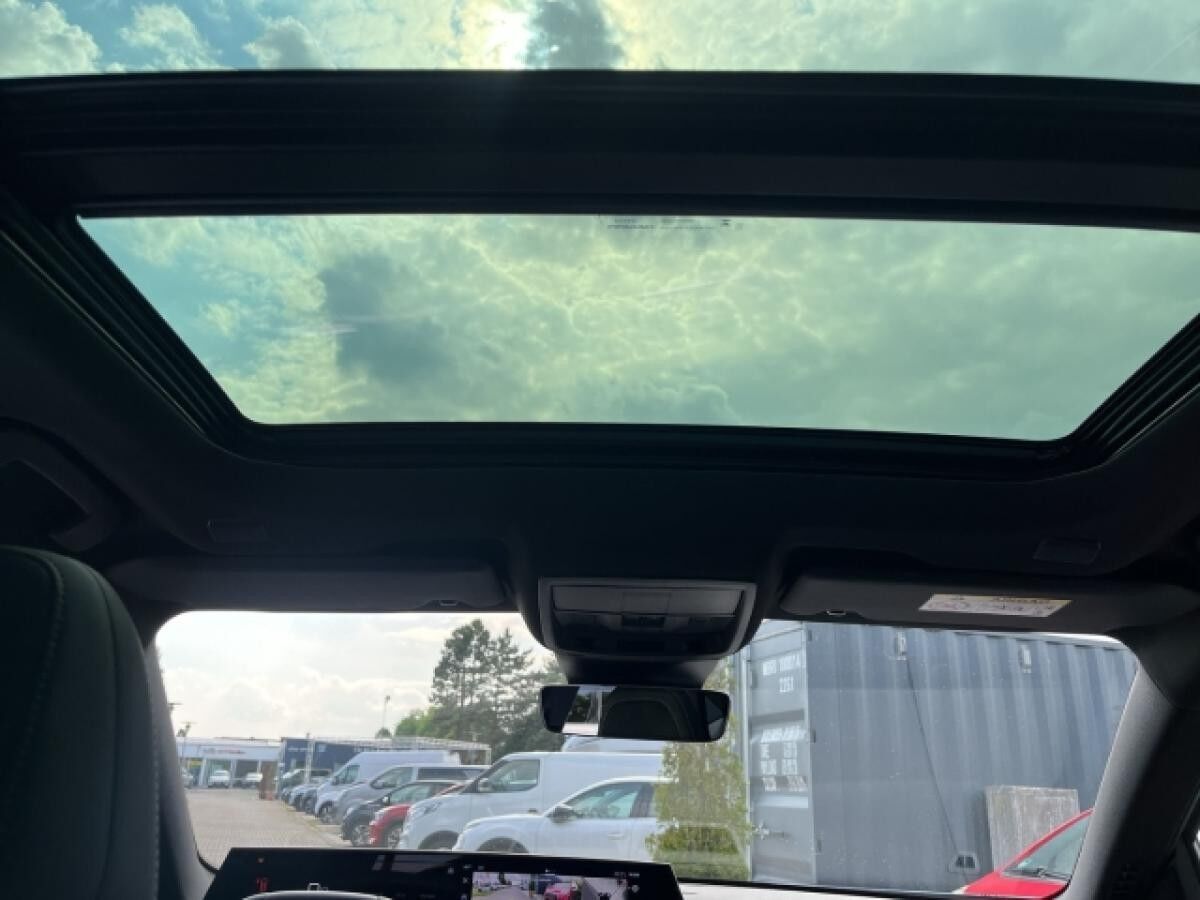 Peugeot 3008 GT HYBRID 145 e-DSC6 Navi Memory Sitze ACC