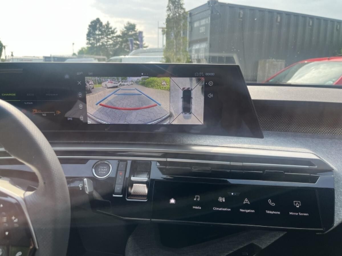 Peugeot 3008 GT HYBRID 145 e-DSC6 Navi Memory Sitze ACC