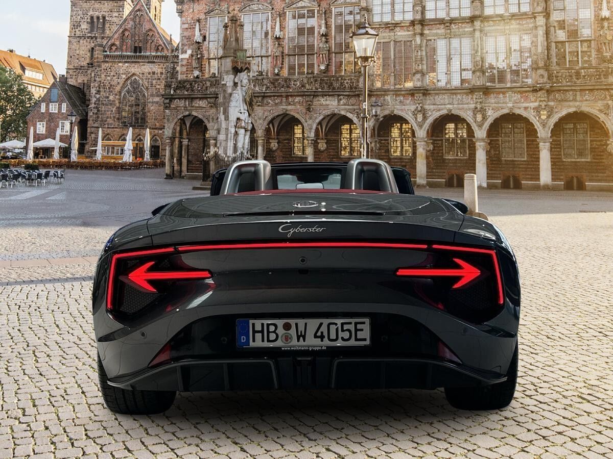 MG Cyberster 77kWh RWD