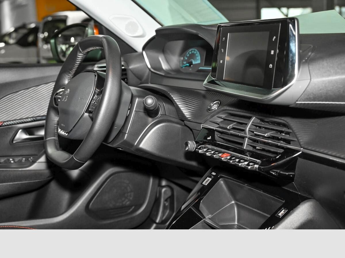 Peugeot 2008 Active Elektromotor 136 Navi Klima "sofort Verfügbar"