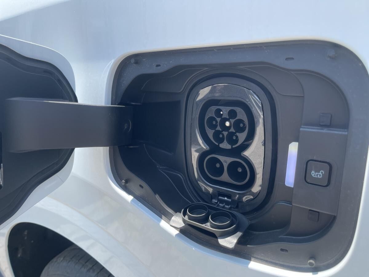 Ford Transit Courier BEV Trend WiPa