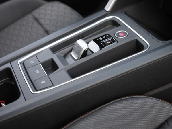 Seat Leon FR 1.5 eTSI DSG SLD