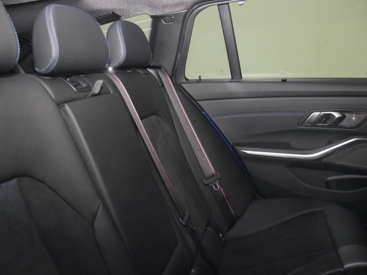 BMW 330 d Touring M Sportpaket Innovation Travel Paket uvm.