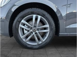 Volkswagen Touran 1.5 TSI DSG App-Connect ACC KAMERA SHZ