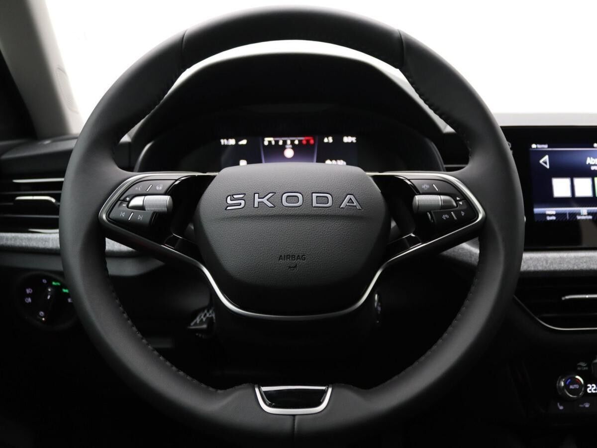 Skoda Kamiq Tour 1.0 TSI / SmartLink, LED, PDC, DAB
