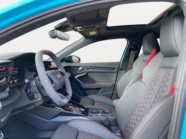 Audi RS3 Limousine in Miami Blue(MT)